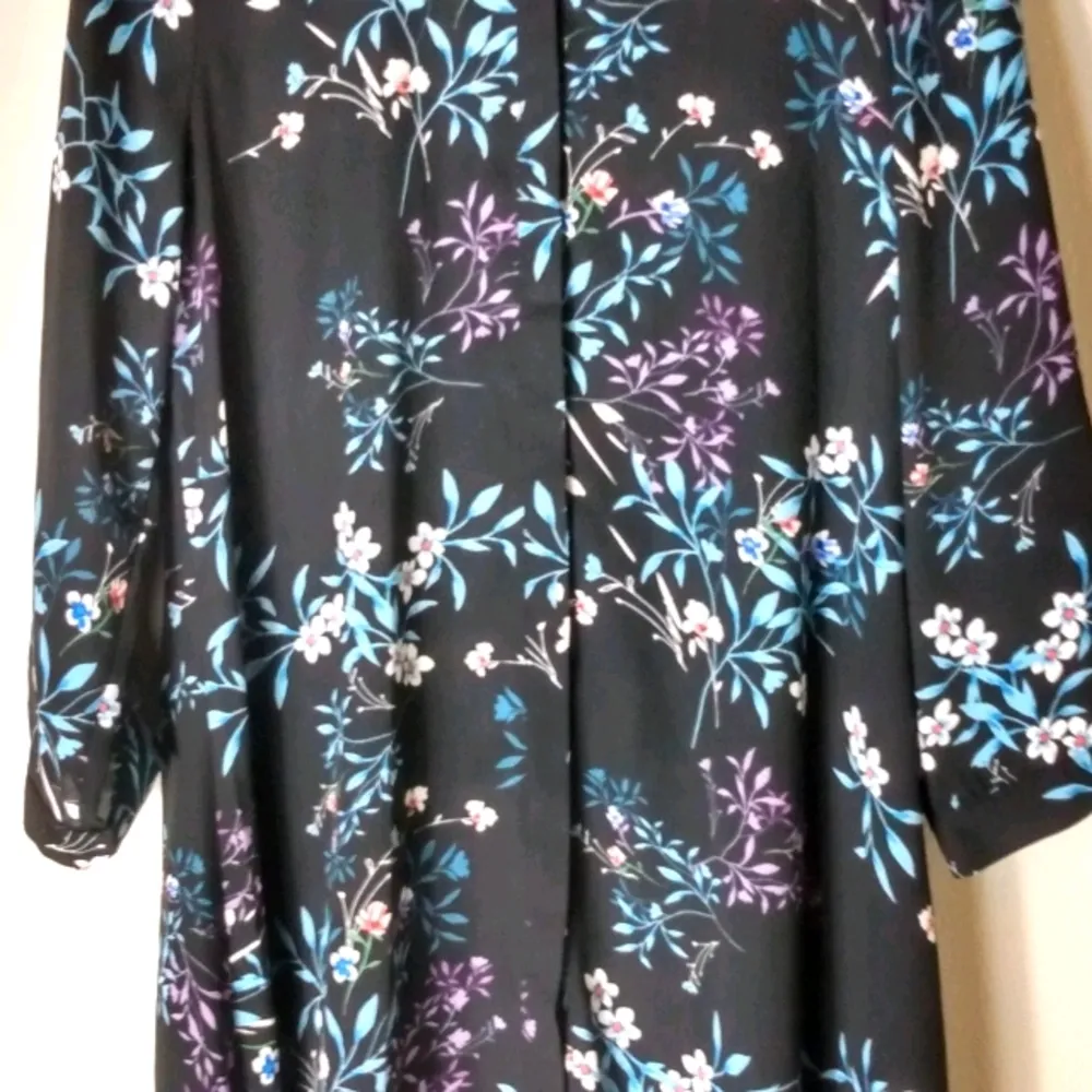 Cupio M Black Blue Flowered Tunic Top - Image 2