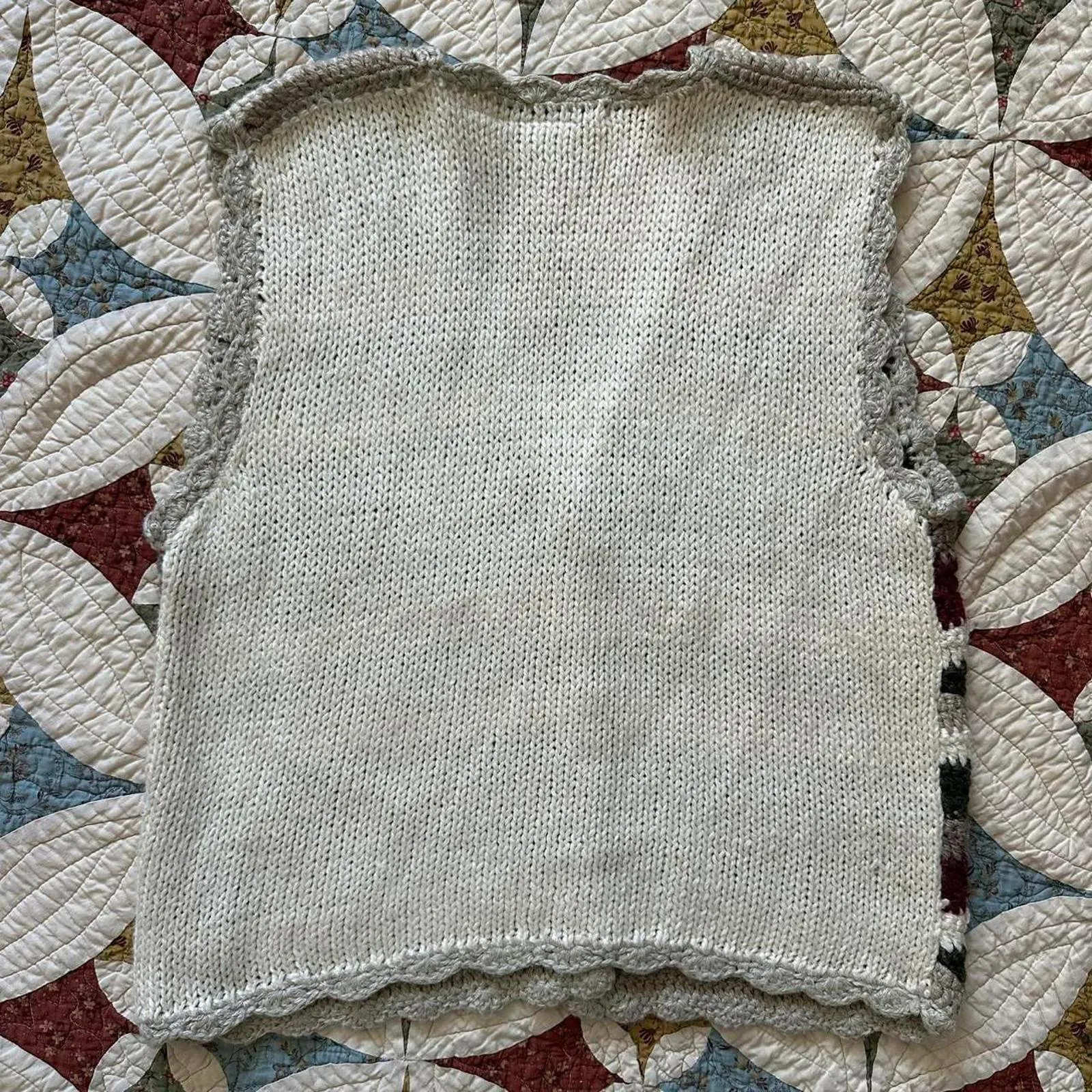 Vintage green and burgundy hand knit cottagecore boho granola vest - Image 5