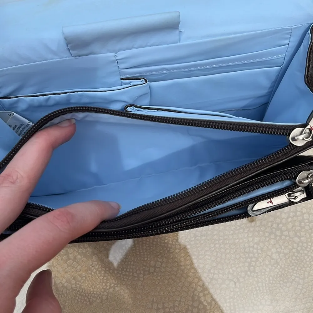 Travelon brown crossbody bag - Image 6