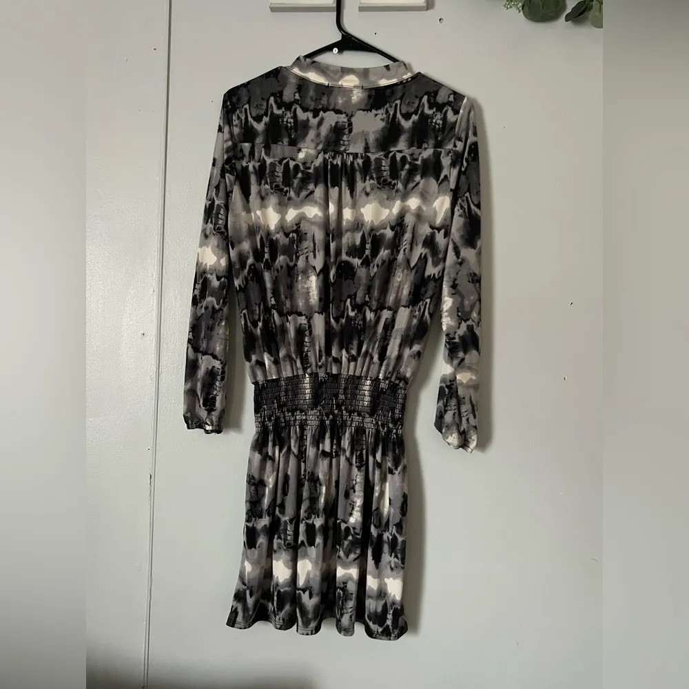 Ariella Black and Gray Long Sleeve Dress - Image 3