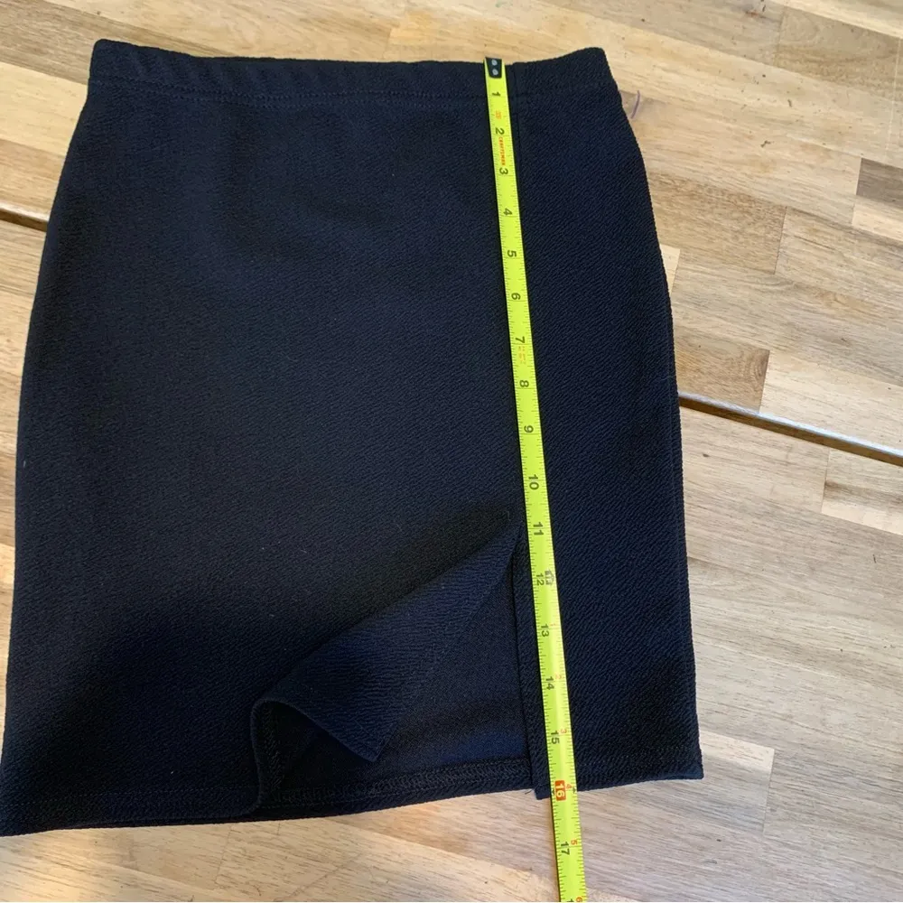 Pretty Little Thing NWOT  Black Mini Skirt 4 - Image 4