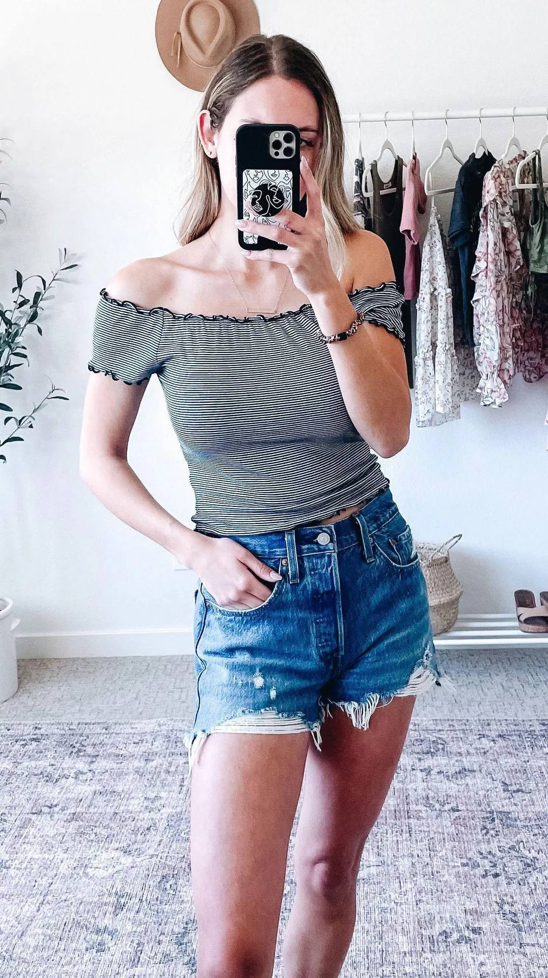 B&W Striped Lettuce Hem Crop Tip - Image 3