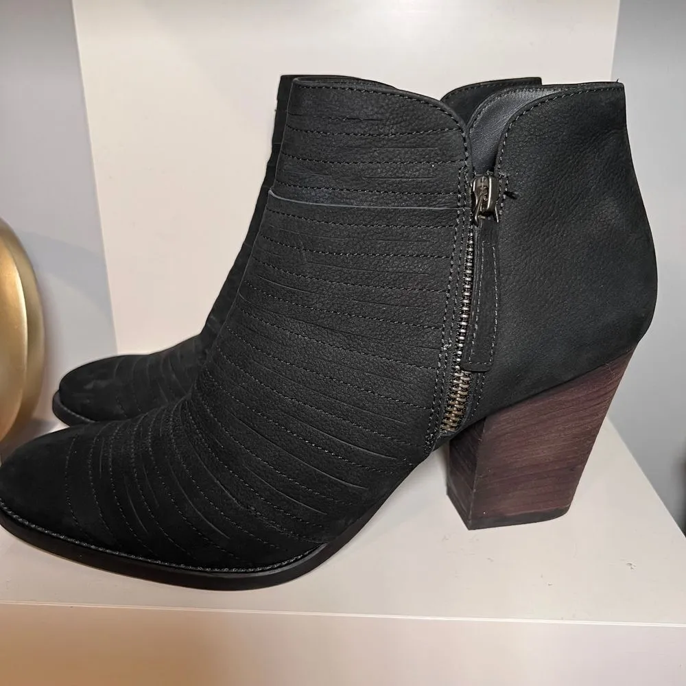 Paul Green Textured Leather Ankle Boots w/Stacked Heel &‎ Side Zip Detail-SZ 7 - Image 3