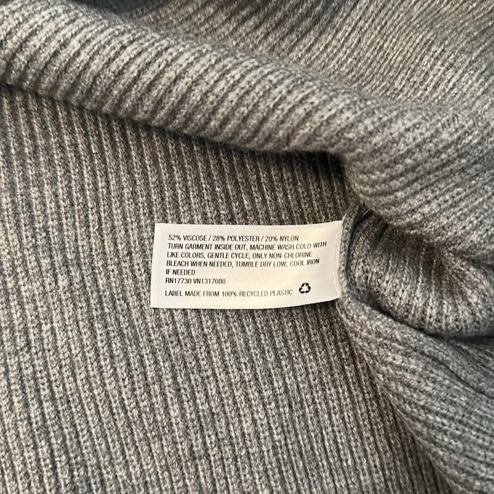 A New Day Cropped Vneck Grey Sweater Size M - Image 4