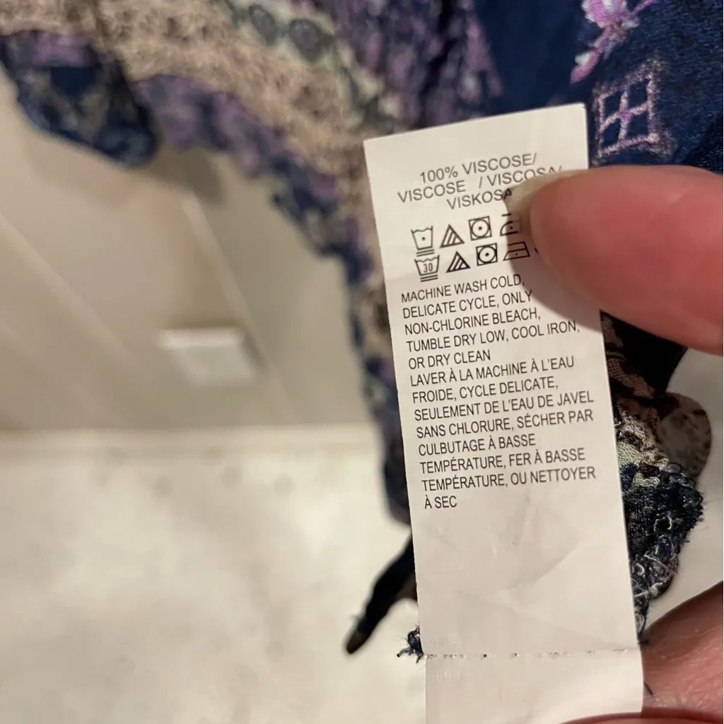 Cute boho flowy Lucky Brand tie-neck top button front purple dream - Image 3