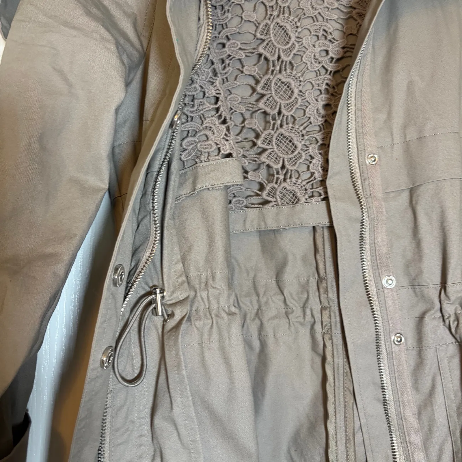 Coffeeshop New York women’s hooded trench coat. Dark khaki. Size XS Brown - Image 4