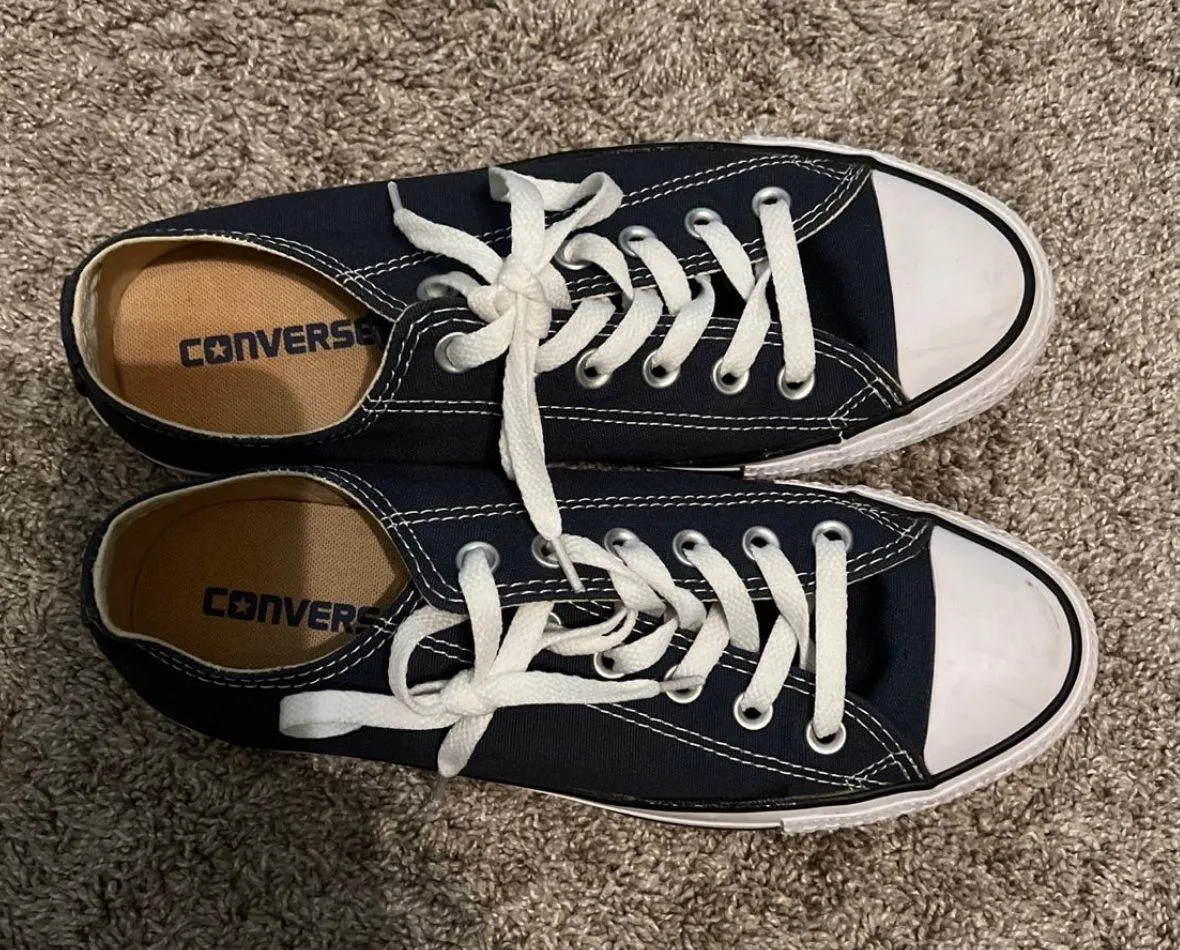 NWOT  All Star Low Tops - Image 2