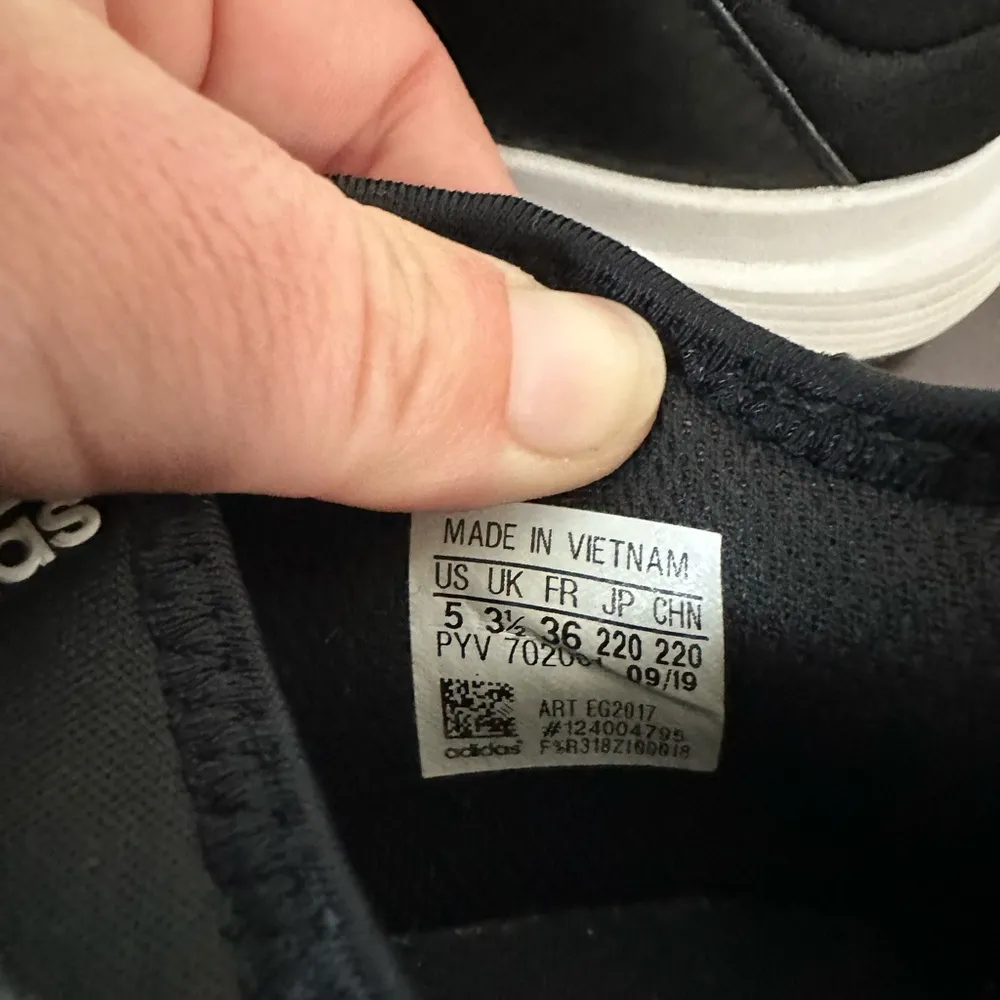 Adidas Women’s Black Size 5 Game Court Tennis Sneakers - Image 6