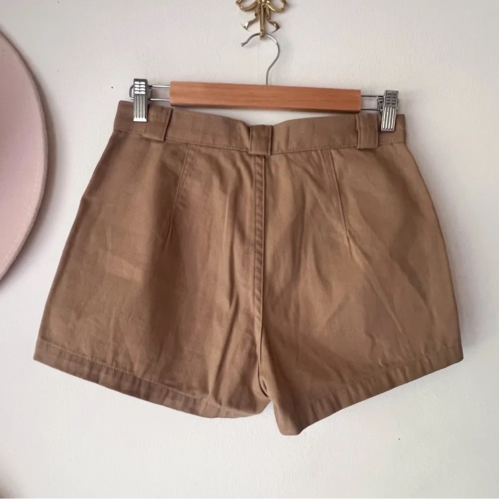 TRAVE clothing khaki cargo shorts tan Womens SIZE 24 utility carpenter fisherman - Image 2