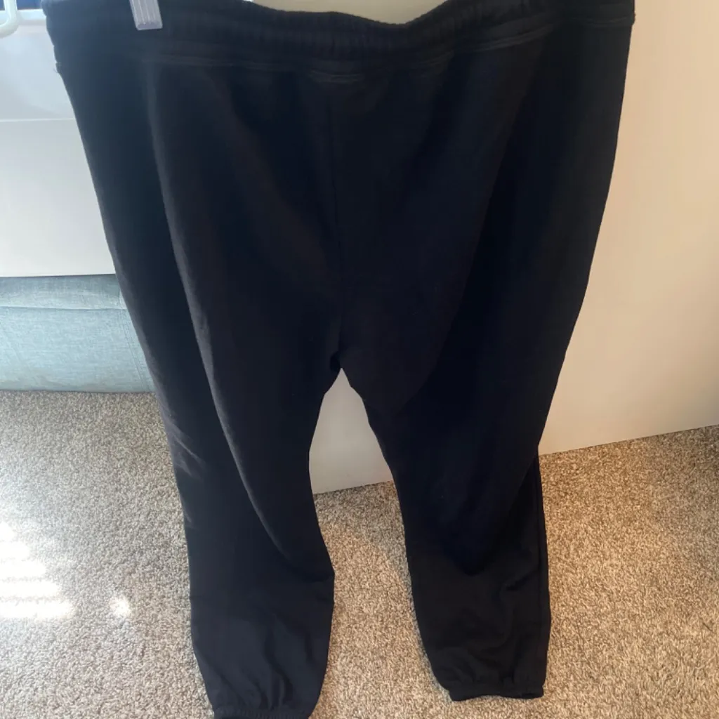 Beyond yoga black fleece sweatpants new size large - Image 3