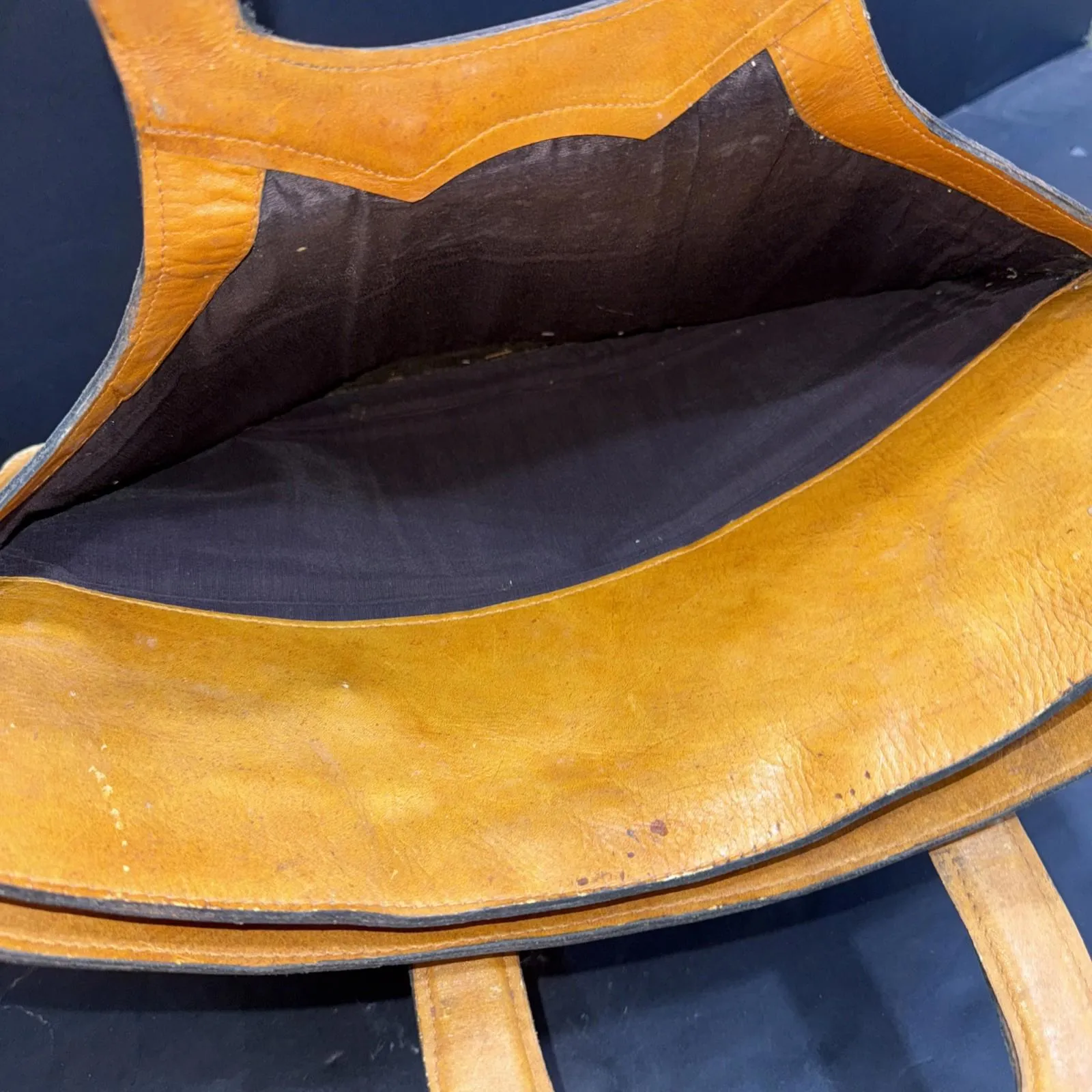 Vintage Genuine Leather Tan Rustic Distressed Workwear Satchel Briefcase Bag - Image 12