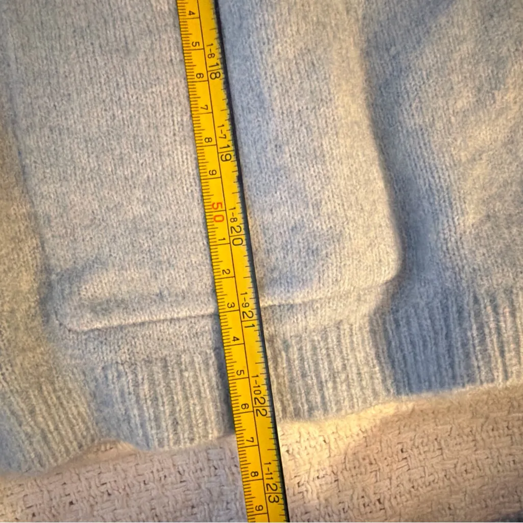 Abercrombie & Fitch Light Blue Women's Cardigan - Image 4