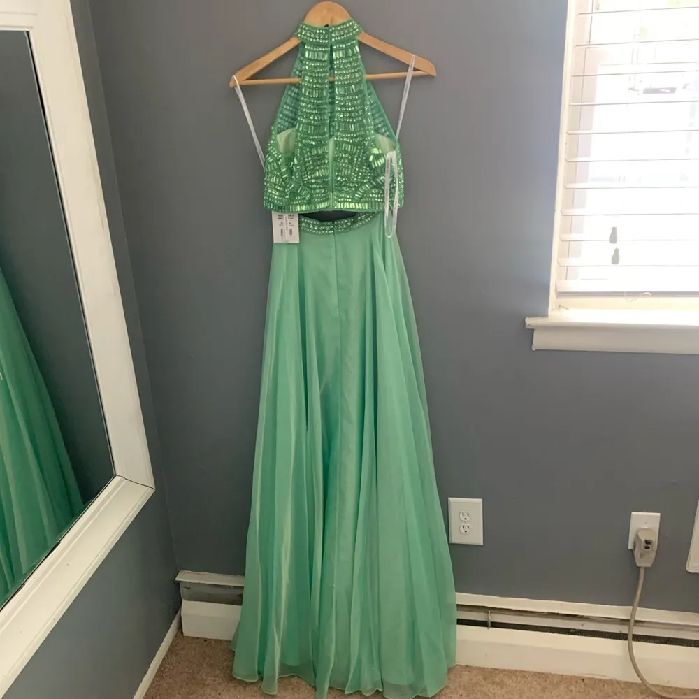 NWT  green sequin two piece dress - Image 12
