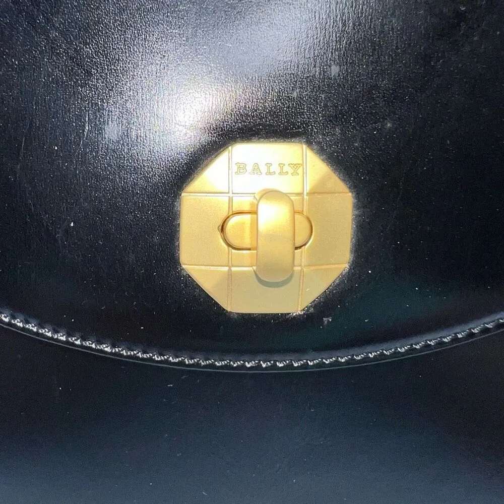 Bally Vintage Structured Lambskin Bag with Brushed Gold Turn Lock Closure - Image 6