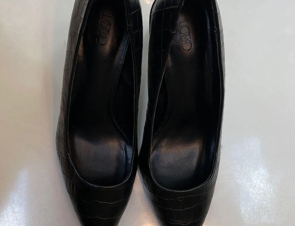 LOGO Lori Goldstein Women’s Liza Leather Reptile Embossed Black Pointed Heels - Image 6