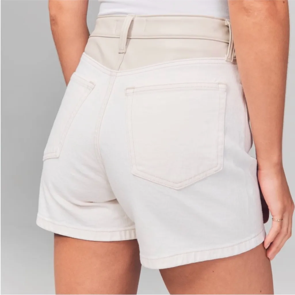 NEW! Abercrombie & Fitch Curve Love High Rise Dad Shorts Vegan Leather Size 18 - Image 2