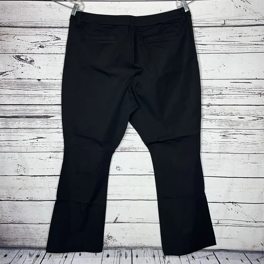 Old Navy NWT Size 22 Black Secret Smooth Pockets High-Rise Pixie Flare Pants - Image 2