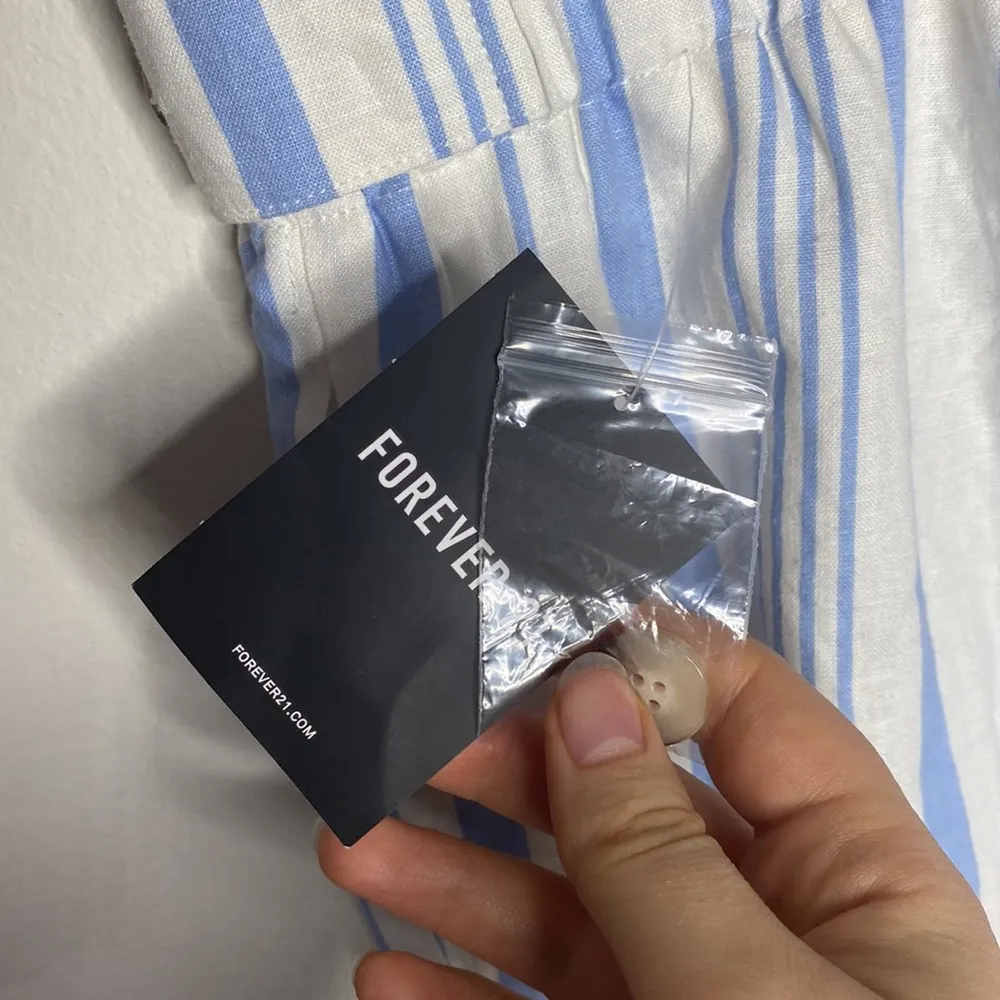 Forever 21 woven linen blend paperbag waist striped mini shorts size M - Image 8