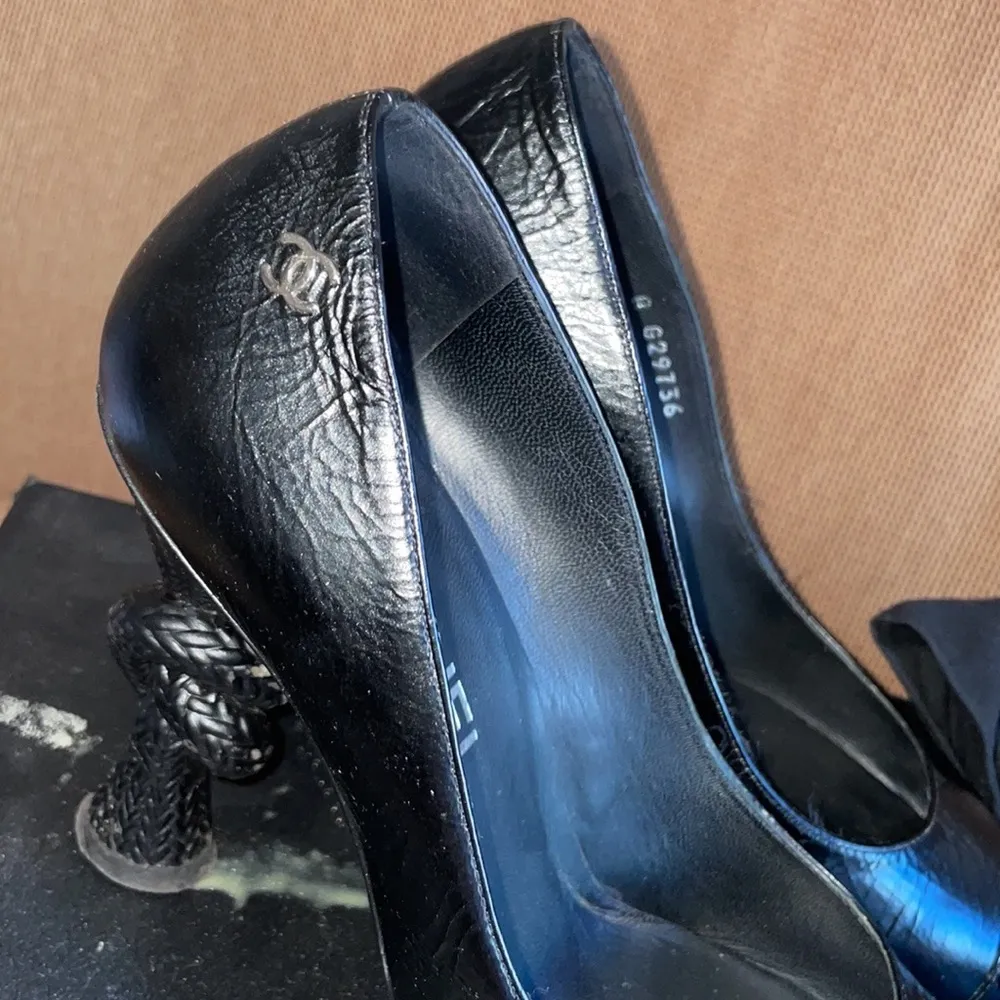 Black Knot Detail Pumps - Image 3