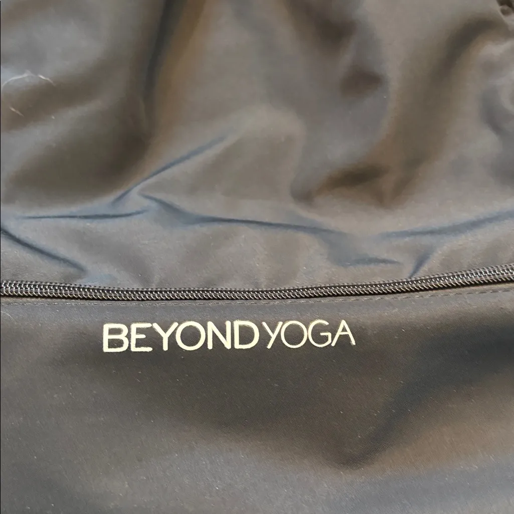 Beyond Yoga Unisex Convertible Gym Bag Black Backpack Drawstring NWT - Image 2