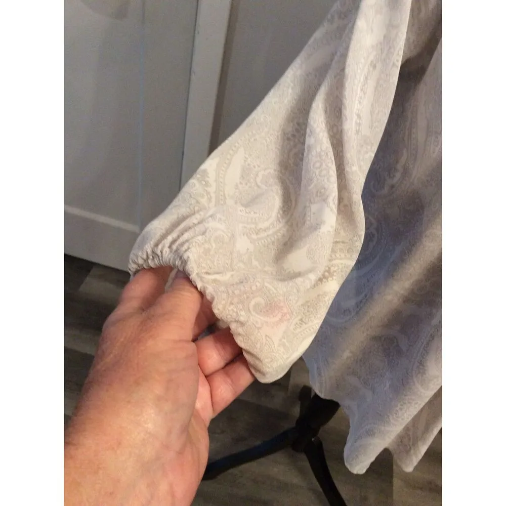 Rose + Olive Gray White Print V neck tunic Large L Career Church - Image 4