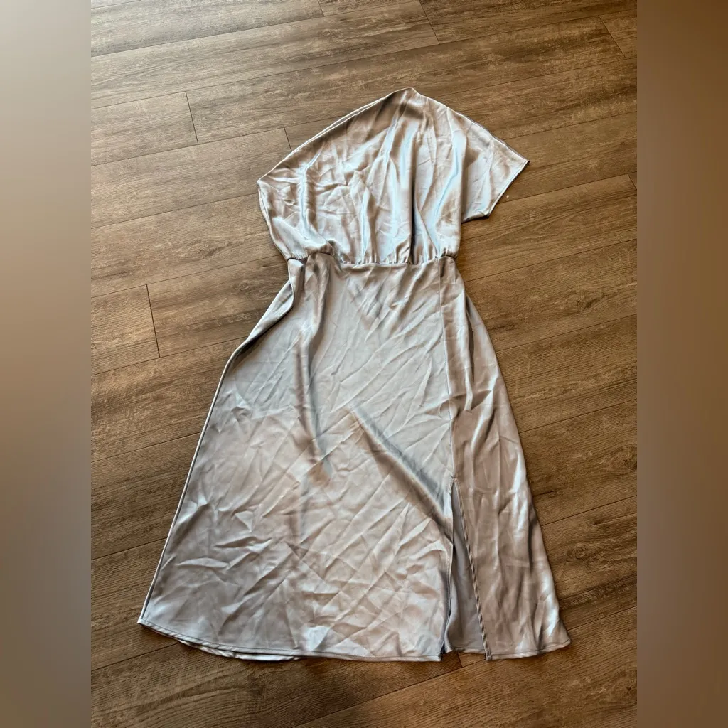 Renee C. Silver Satin Fabric Size undefined - Image 3