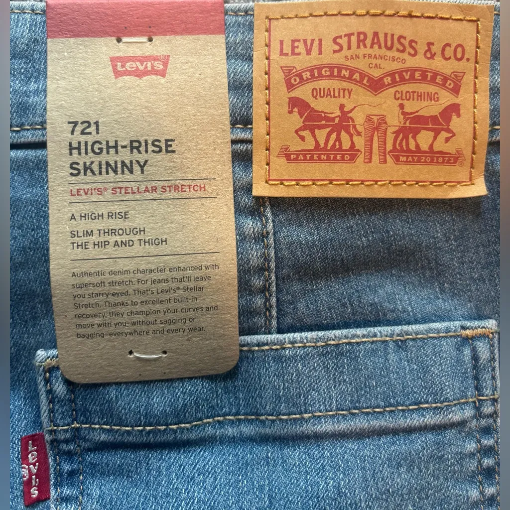 NWT LEVI’S 721 High-Rise Skinny Cargo Jeans size 28 X 30 - Image 5