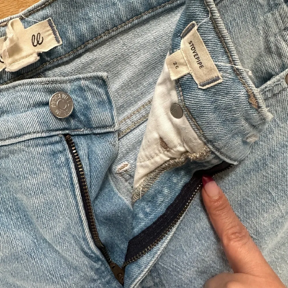 Madewell Stovepipe Light Wash 26 Jeans Slim‎ Frayed Hem - Image 4