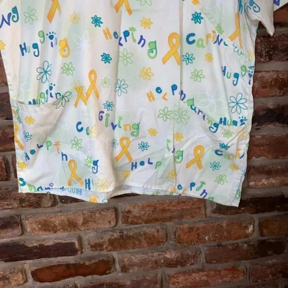 Expo Ribbon Sharing is Caring Hugging Nursing Scrub Top Women's Size Medium Green - Image 3