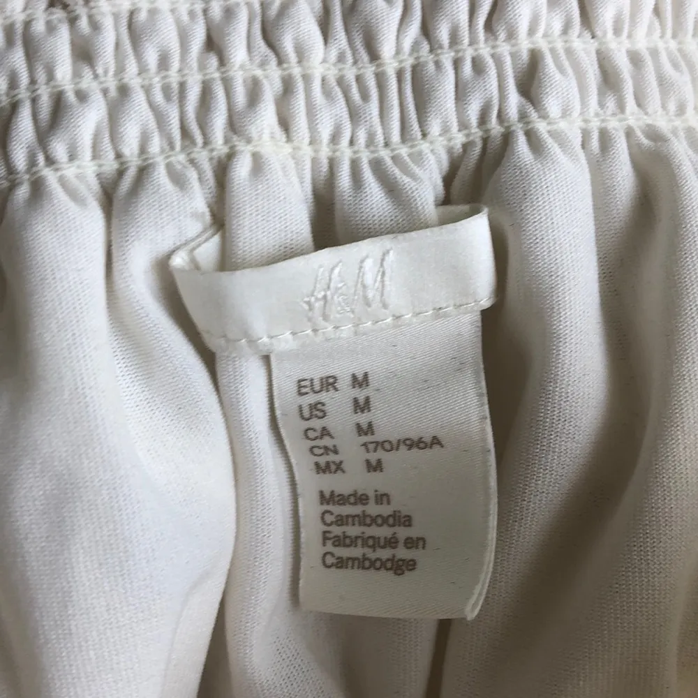 H&M White Off The Shoulder - Image 3