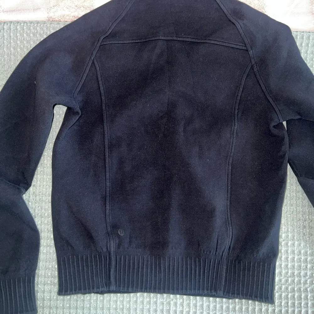Lululemon NTS Jacket
Black
Size 6 - Image 6