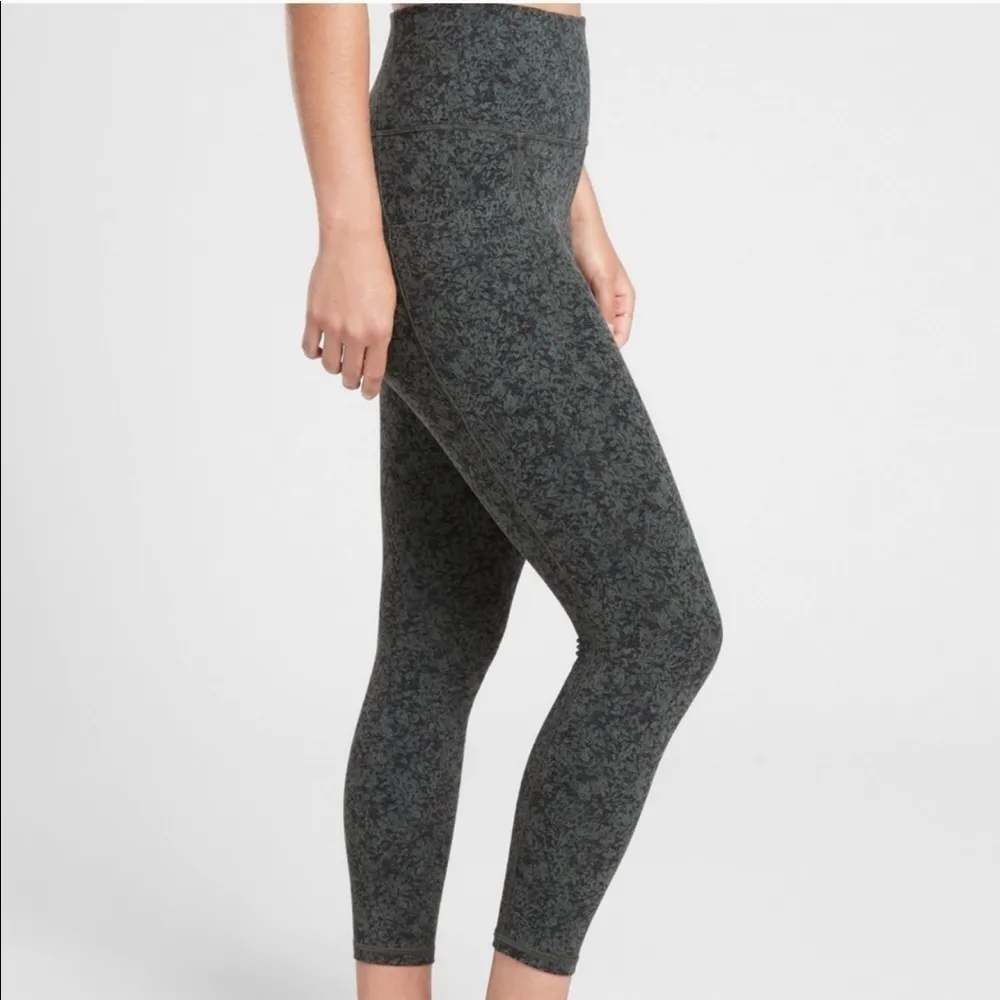 Athleta‎ Salutation Stash Pocket II 7/8 Tight Legging Jacquard Moonflower XXS - Image 3
