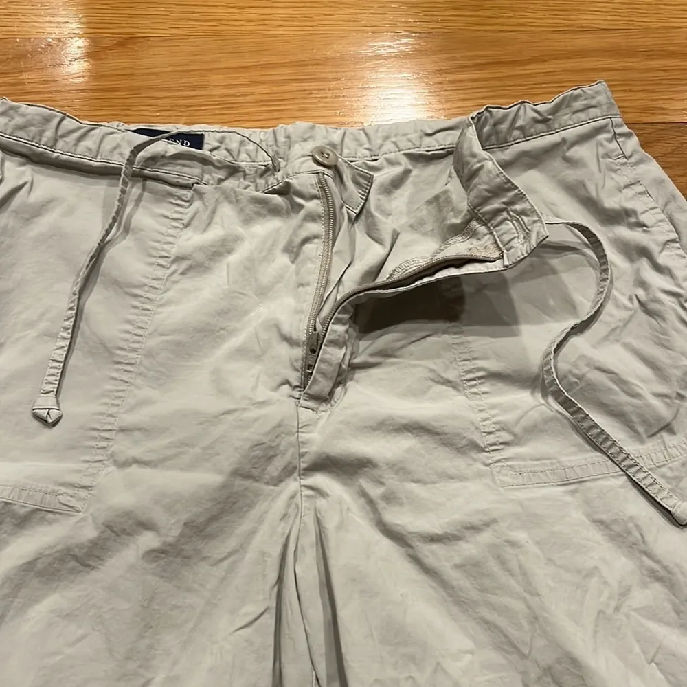 Lands’end women’s beige short size 8 . - Image 3