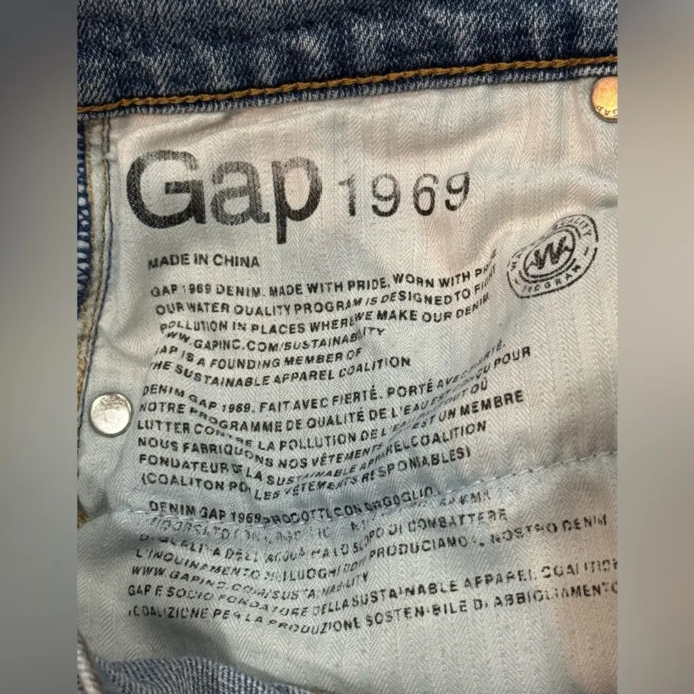 Women’s Gap Best Girlfriend jeans - distressed embroidered flowers bird - sz 28R - Image 11