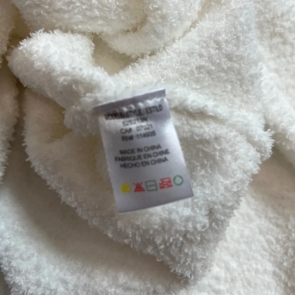 RDI Cozy‎ 1/2 Zip Fuzzy Pullover White - Image 7