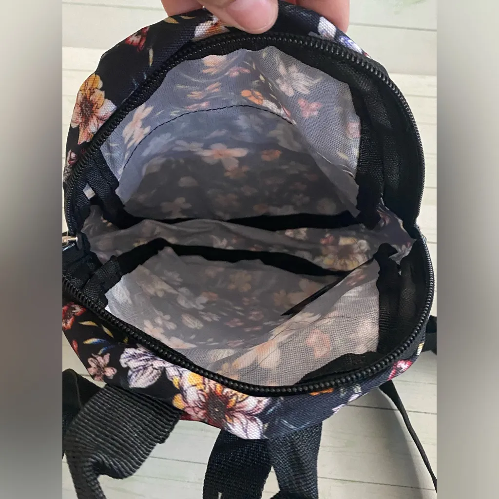 Kendall & Kylie LA Studio 90012 Mini Backpack Bag Floral  Print - Image 10