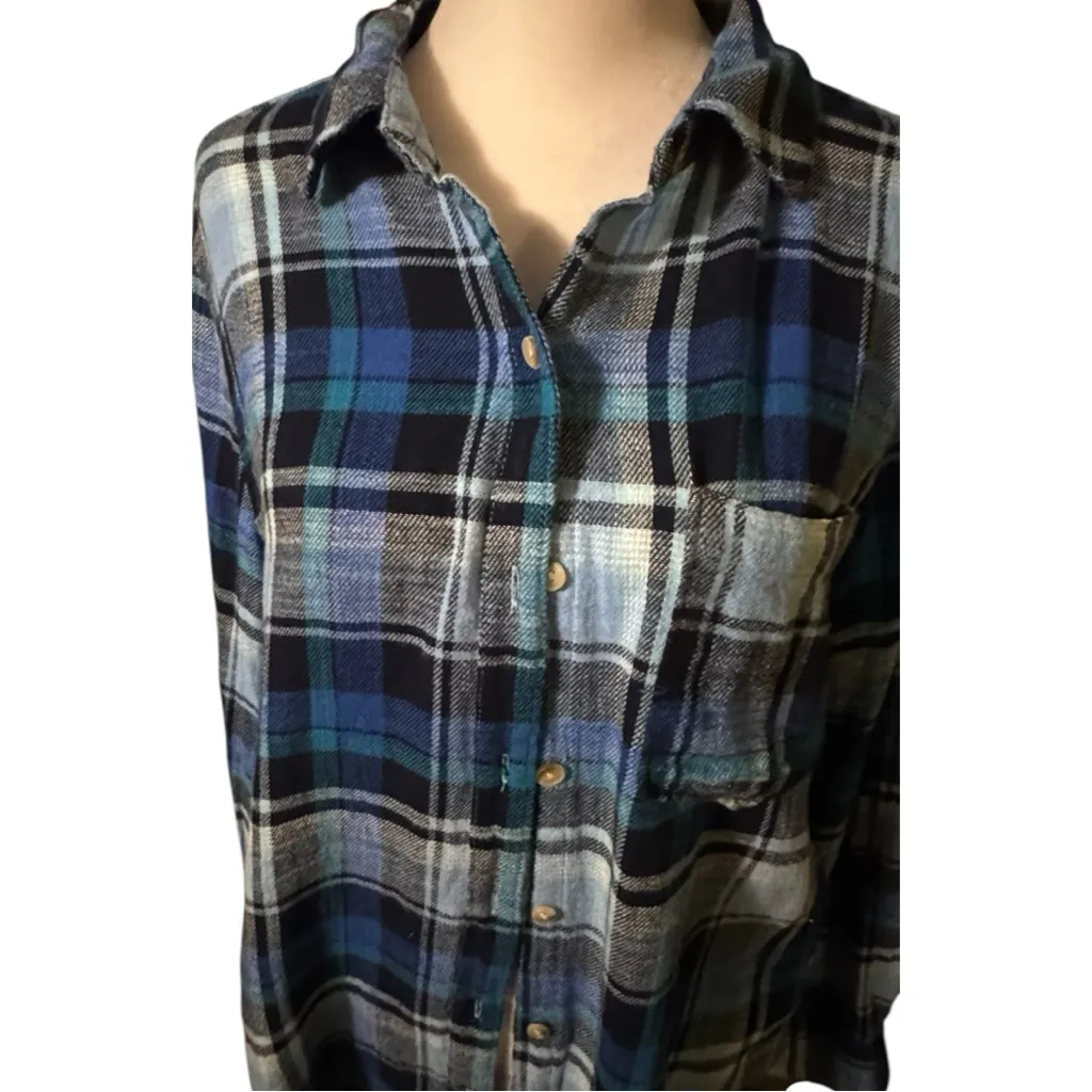 Aeropostale Blue and Black Plaid Women’s Long Sleeve Button-Up Shirt Sz L - Image 4