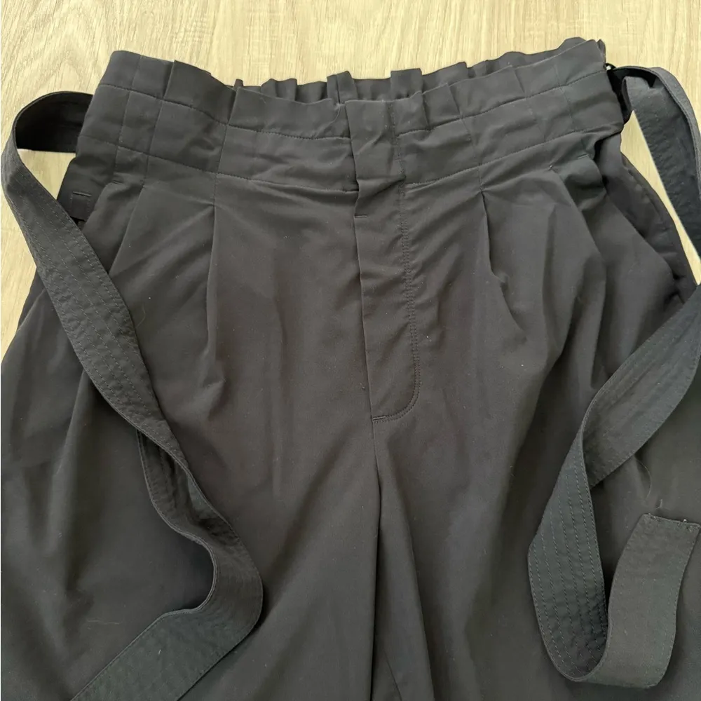 Athleta Skyline II Paperbag Tie Waist Pants | Black | 8 - Image 5