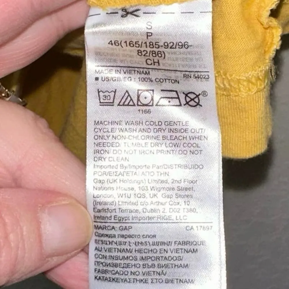 Gap 80s Gold Wash Graphic Tee Shirt - Image 4