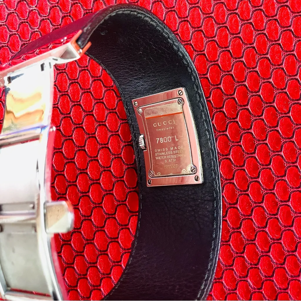 Ladies GUCCI leather bangle watch 🌹🌹🌹 - Image 9