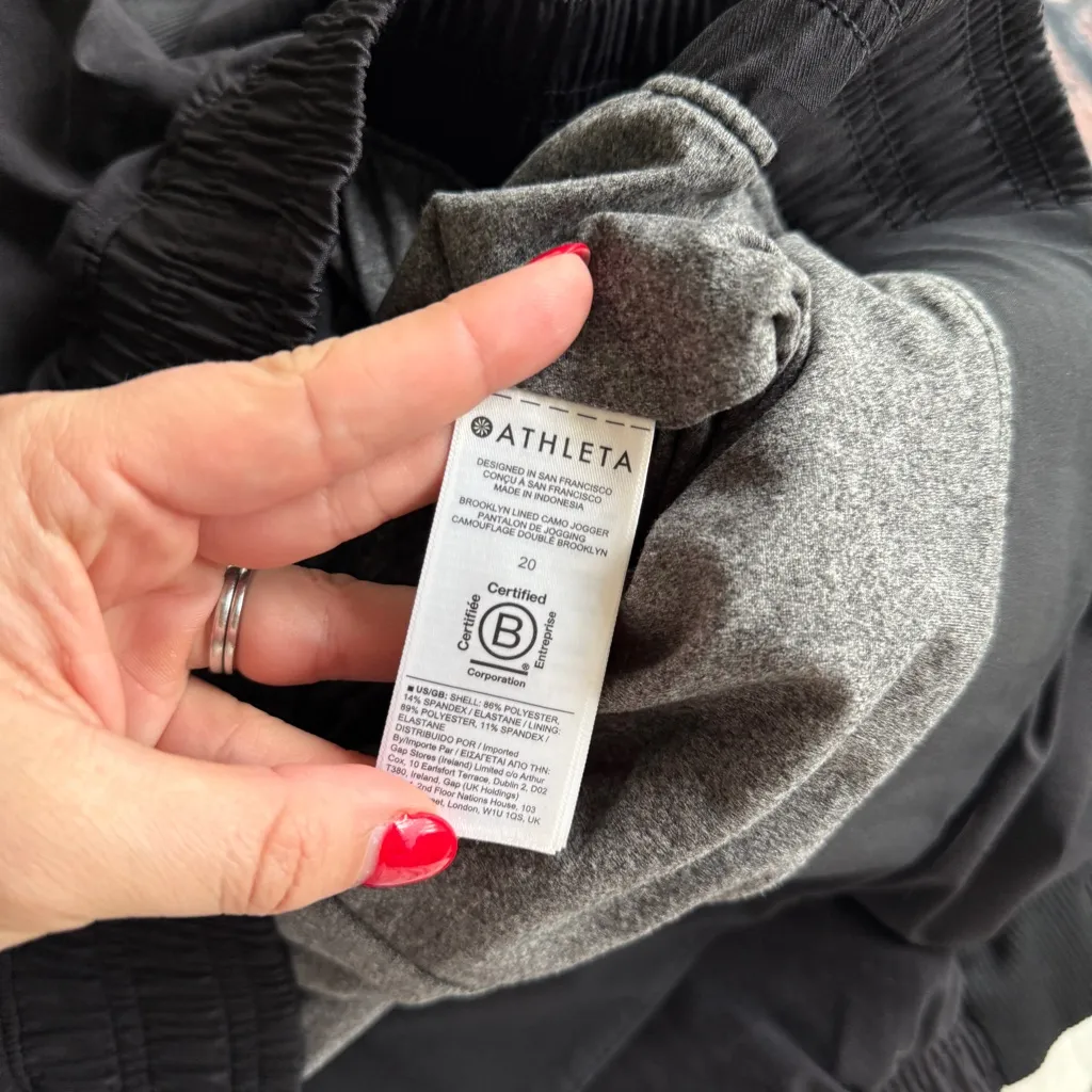 Athleta Lined Brooklyn Black Camo Joggers Plus Workout lounge pants - Image 5