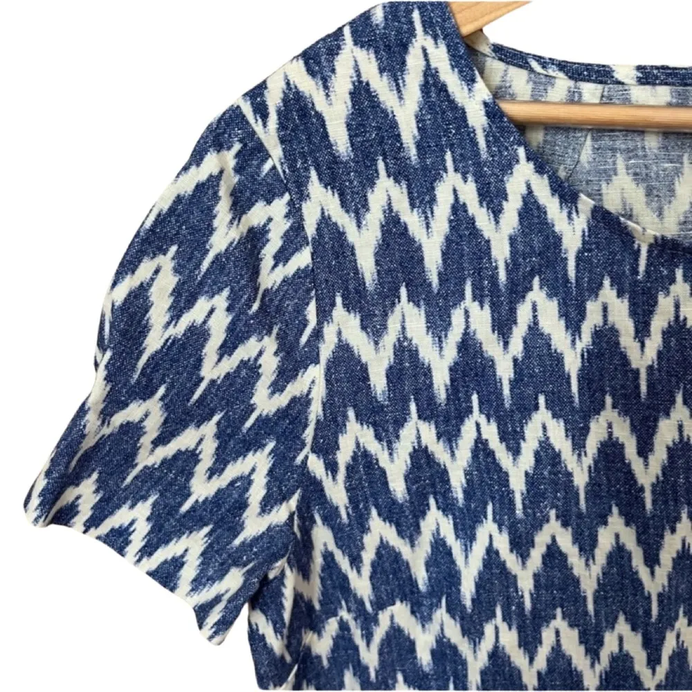 J. Crew Linen/Cotton Blend Blue & White Ikat Chevron Print SS Top - Image 4