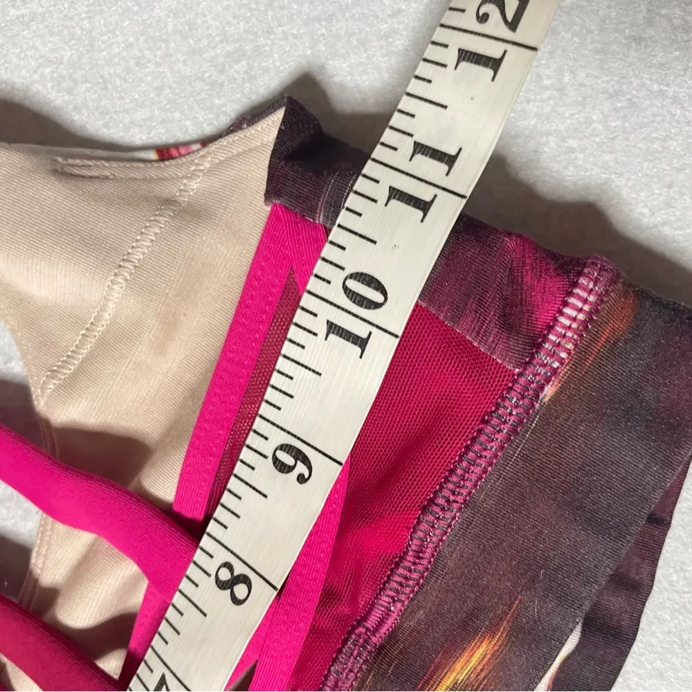 Lululemon Energy Bra in Exhale Pigment Wind Berry Rumble/Jeweled Magenta Size 2 - Image 3