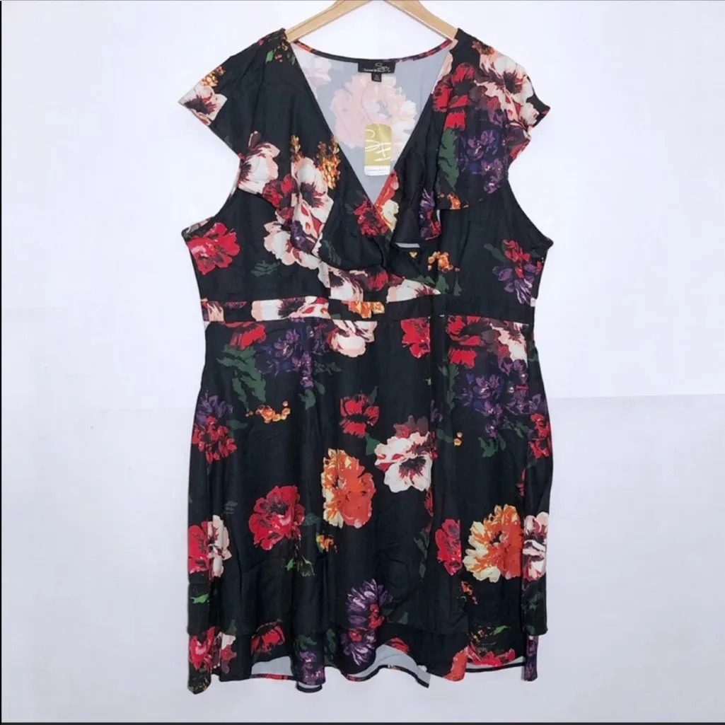 Suzanne Betro Floral Ruffle Collar Surplice Dress‎ Black & Red Size 3X - Image 3
