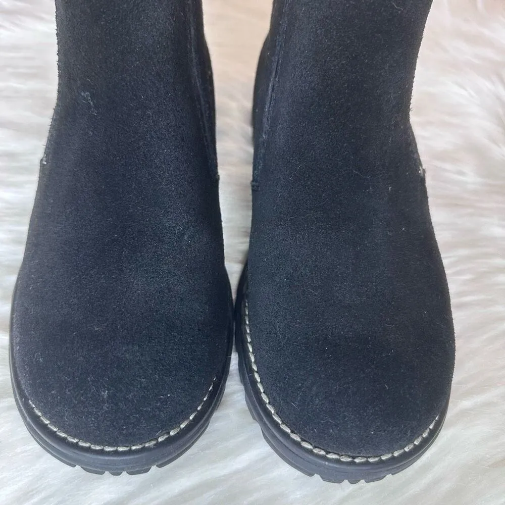 UGG  #5431 Suede Shearling Lined Ankle Boots Size 7 - Image 3