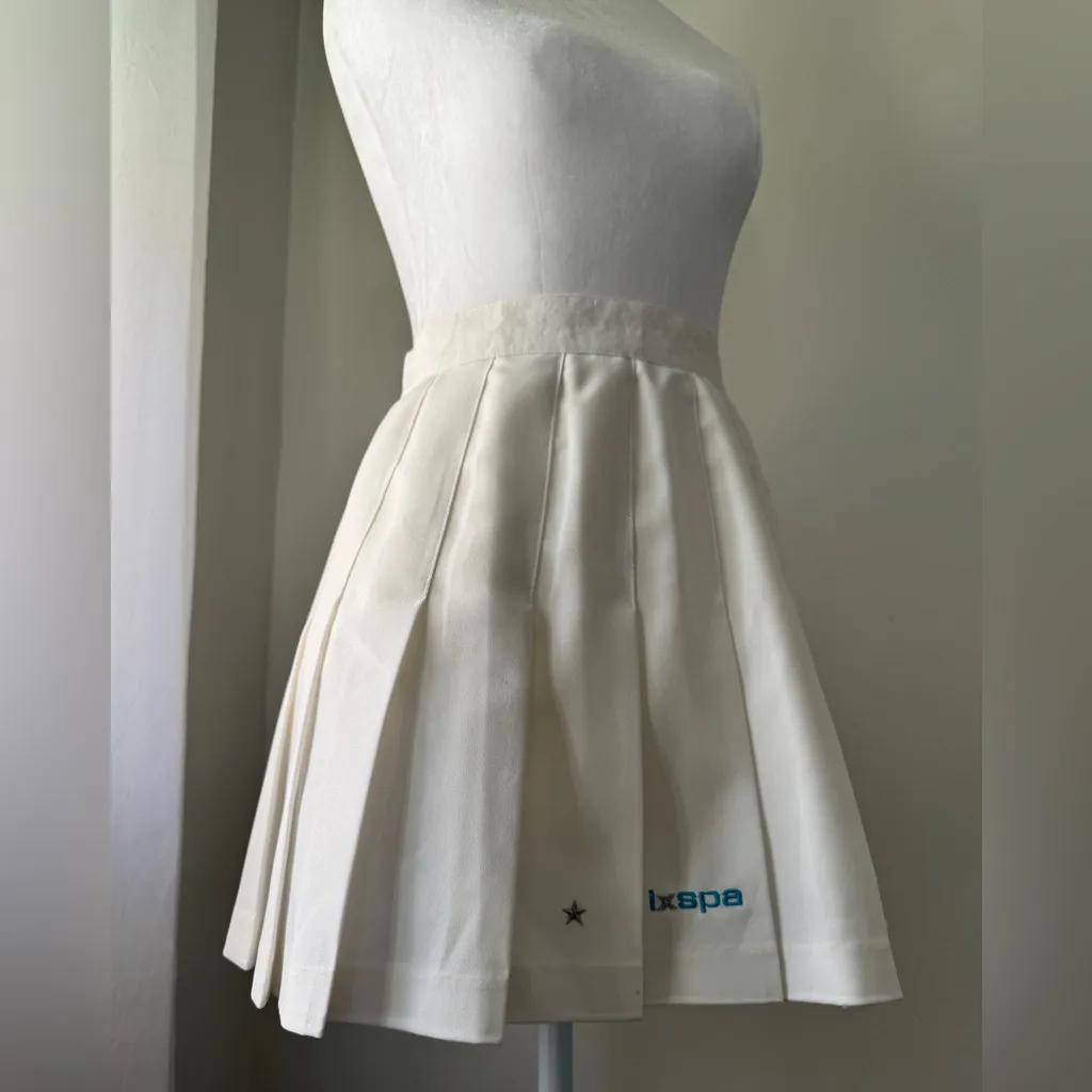 Vintage ‘90s IXSPA 2000 by Jamie Sadock White Pleated Athletic Mini Skirt Size 8 - Image 1