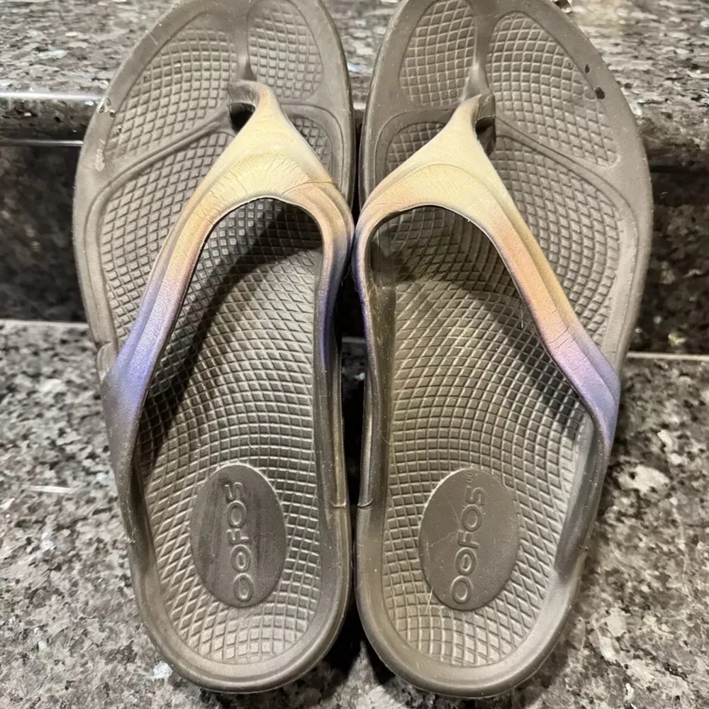 OOFOS OOlala Luxe Thong Women's Calypso Size W6 Eu 37 Black - Image 4