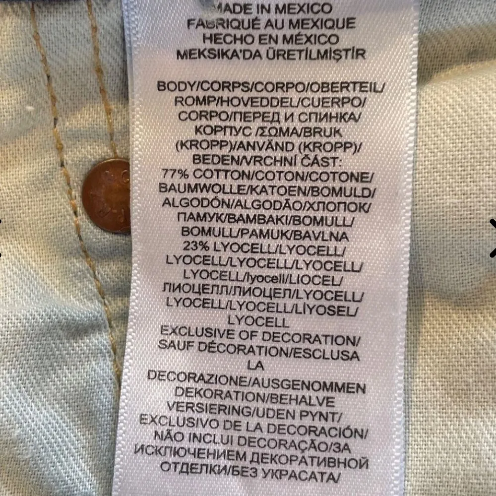 Polo Ralph Lauren Avery Boyfriend Blue
Patchwork Distressed Jeans Women's sz 26 Blue - Image 3