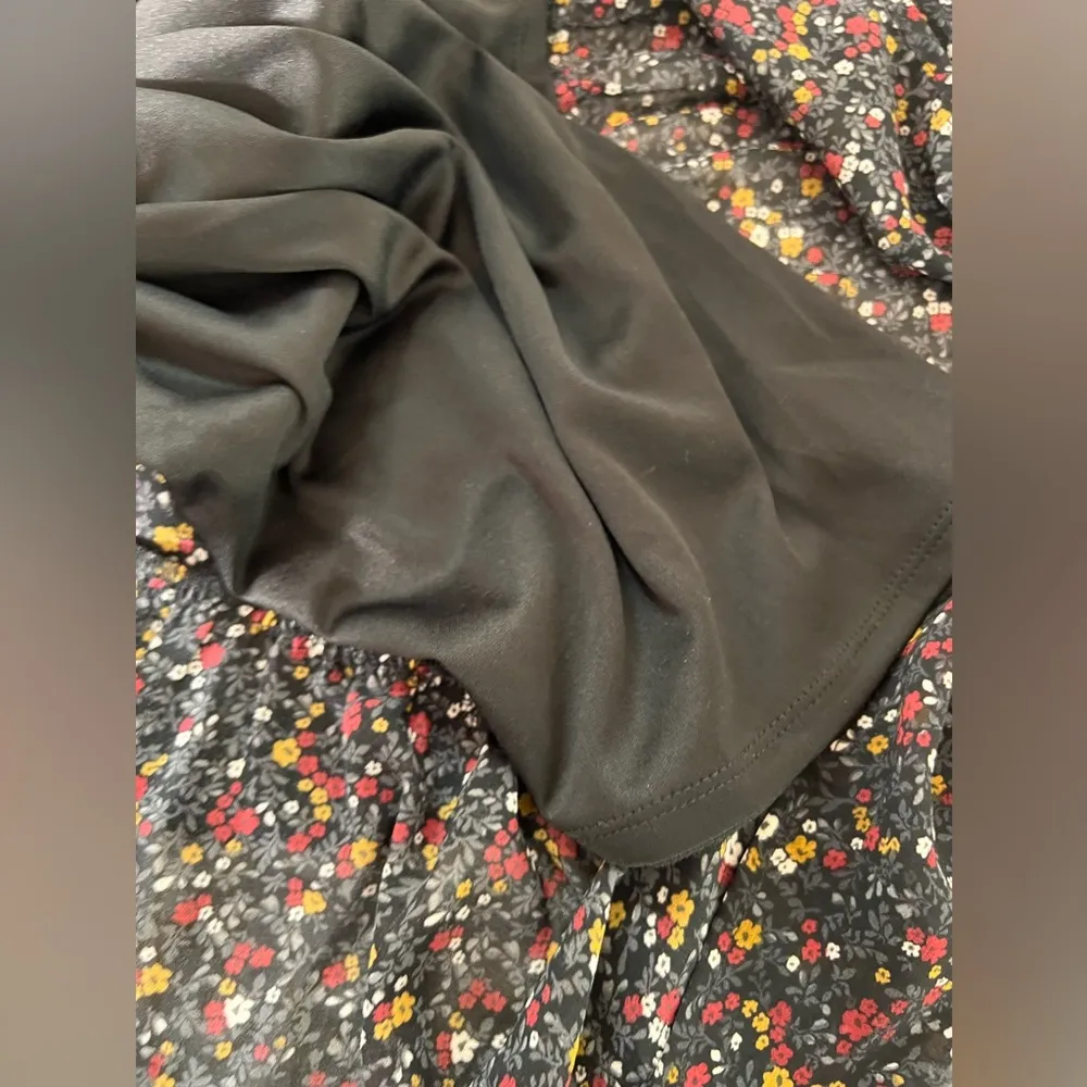 No Frills Ditsy Floral Bell Sleeve Tiered Maxi Dress Size S Black - Image 10