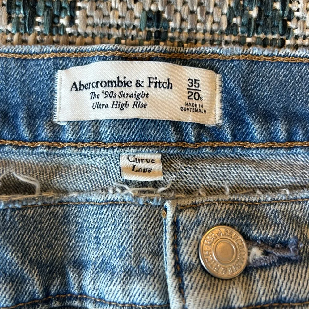 Abercrombie & Fitch 90s Straight Ultra High Rise Curve Love Size 35 , 20 Short - Image 6